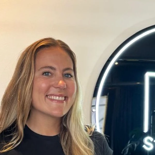 Kelly Tin - Reformer Pilates Instructor