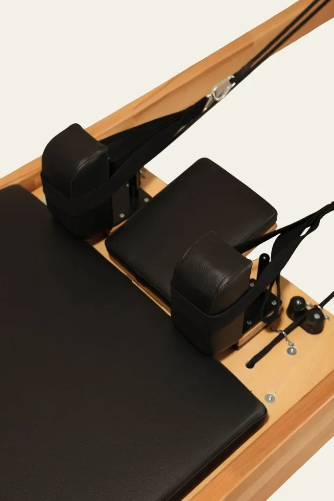 Pilates Reformer - Shoulder blocks detail